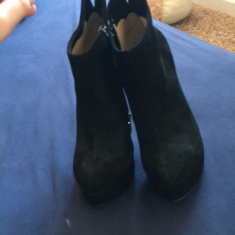 Shoes - Picture 3 of 5